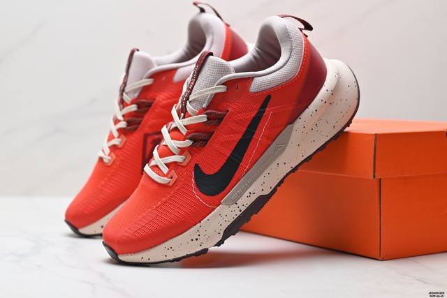 公司级Nike耐克鞋2025夏季新款Juniper Trail 2休闲跑步鞋 外观设计：采用白色主调搭配橙色点缀，鞋面设计经典百搭，适合日常通勤及户外活动。 科