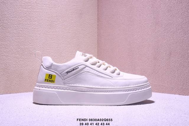 Fendi 芬迪 板鞋 休闲鞋 独家官网一比一开模 渠道原装订单 釆用精选舒适面料 鞋面走线工整 清晰质感 高端时尚 简约大气 Xm0830Q655
