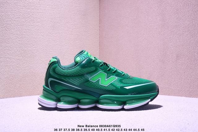 New Balance 0 Nb 0 新百伦 0 纽巴伦 0 低帮 纯白色 男女同款 舒适百搭防滑耐磨低邦休闲跑步鞋 以其独特的设计和出色的舒适度备受青睐；这款