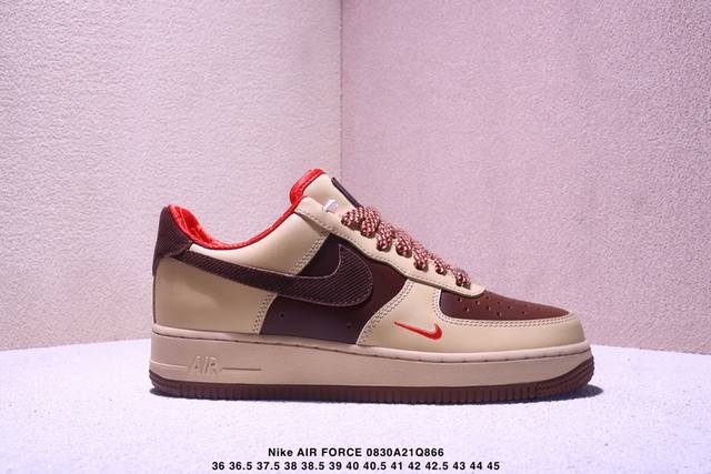 耐克Nike Air Force 7空军一号低帮百搭休闲运动板鞋。柔软、弹性十足的缓震性能和出色的中底设计，横跨复古与现代的外型结合，造就出风靡全球三十多年的F
