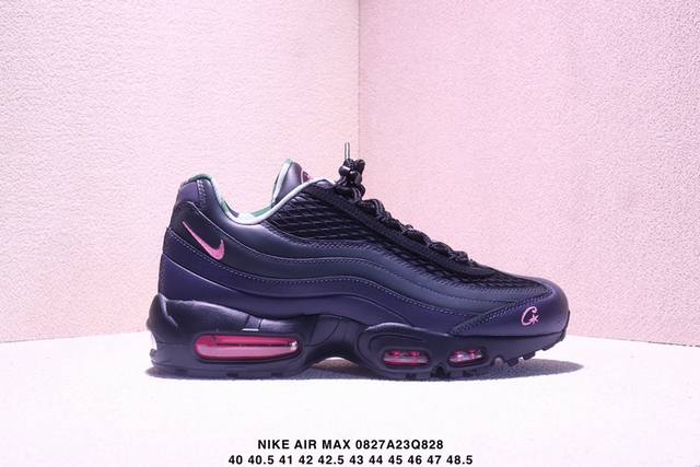 纯原Nike Air Max 95 Sp 耐克 气垫复古慢跑百搭鞋休闲运动鞋这双鞋采用前脚掌开窗式气垫 这种设计在当时是前所未有的 鞋带孔的设计灵感来自人体肋骨