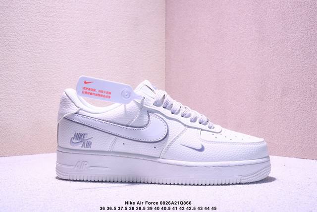 耐克 Nike Air Force 1 ’07 空军一号低帮百搭休闲运动板鞋。柔软、弹性十足的缓震性能和出色的中底设计，横跨复古与现代的外型结合，造就出风靡全球