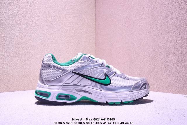 公司级Nike Air Max Moto 2K 耐克 百搭舒适耐磨 低帮跑步鞋 鞋面采用了标志性的网眼面料，结合亮光材质 的应用，让这双鞋的视觉层次显得更加丰富
