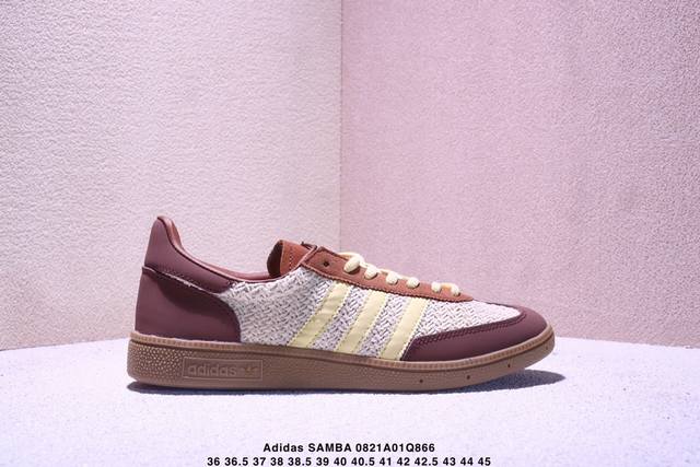 Adidas Samba Vegan Jq8411 近70年的经典Originals原装翻毛皮层制作，修长的鞋楦,略微尖尖的鞋头,翻毛皮的鞋头拼接,这些我们都看