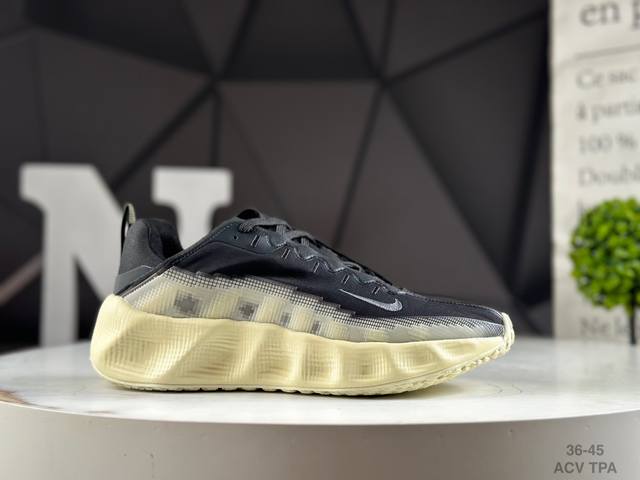 公司级Hyein Seo X Nike Ava Rover Ava Rover 联名鞋 该鞋款采用流线型轮廓设计，鞋面结合 Tpu 网格支撑结构，中底搭载 Re
