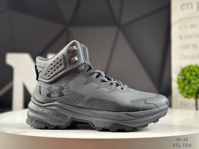 Under Armour Cy安德玛 高帮登山鞋 码制采用网眼针织合成革与Tpu嵌片搭配组合鞋面，搭载革新性Ua Flow缓震科技大底安德玛 Uahovr Cg