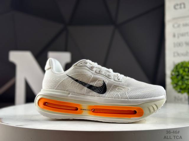 公司级半码耐克 Nike Vomero Premium 耐克 舒适减震防滑 低帮跑步鞋 全掌Reactx泡绵中底 前掌和后跟还配备了Air Zoom气垫单元 据