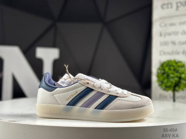 真标半码Adidas 阿迪达斯 德训系列 男女鞋半码制，原楦开发版型，采粒面移膜牛剖革组合用翻毛皮饰片鞋面材质，内环保海玻璃鞋垫，外置Rb橡胶大底Hello K