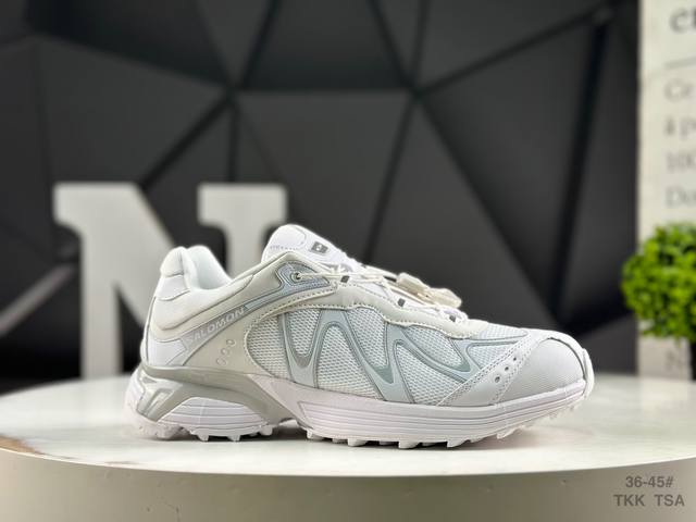 萨洛蒙 Salomon Xt-Whisper Sandy Liang 探索者系列 潮流越野机能户外休闲运动跑步鞋 采用透气网布与防护皮革组合鞋面材质 牛角扣系带