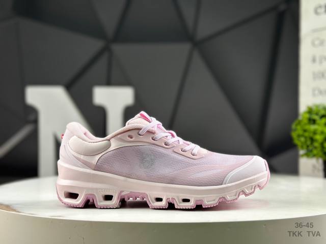 On 昂跑 Loewe 轻量运动休闲鞋！脚感很舒服，鞋底柔软且包裹性好，上脚显腿长，不用系鞋带很方便～ 不管休闲还是运动都很百搭。 尺码：如图所示 Tkk Tv