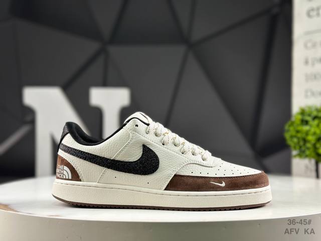 福利特价 耐克 Nike Court Vision 低帮百搭 透气休闲运动板鞋 兼顾舒适脚感和出众风范 演绎匠心之作 结构性的支撑贴合感结合复古篮球设计 电绣工