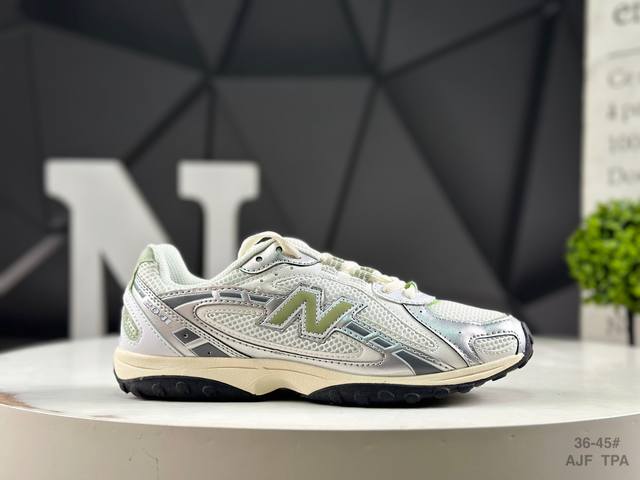 Nb New Balance 204L 薄底鞋 薄底皮质鞋带德训Miu系 减震耐磨包裹性支撑轻便 低帮 生活休闲鞋 轻盈脚感质感兼具 鞋身搭载Eva科技中底,适