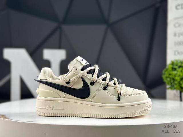 耐克 Ambush X Nk Air Force 7 Low ”Phantom“ 联名款 空军一号低帮休闲板鞋 #鞋款鞋身以及内衬均采用了纯色皮革打造，标志性的