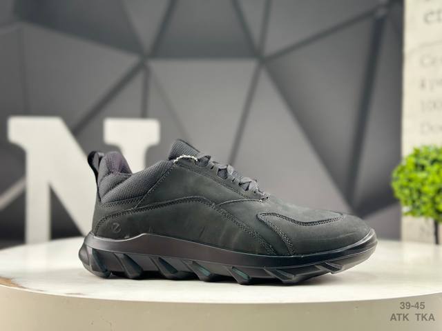 Ecco爱步 广东原版 配备原版三件套 防尘纸 手提袋 高弹大底 全头层牛皮 新款百搭休闲款 纯手工制成 鞋面走线工整 清晰质感 原单品质 拼接运动透气网布 采