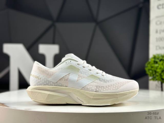 真标带半码 新百伦 Nb New Balance Fuelcell 轻量跑鞋 超轻量化低帮休闲运动慢跑鞋 #原楦原纸版开发版型 采用超轻透气3D针织网眼材料结构