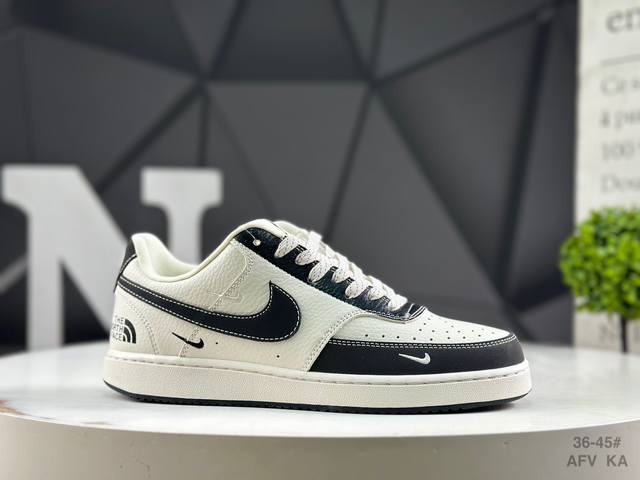 福利特价 耐克 Nike Court Vision 低帮百搭 透气休闲运动板鞋 兼顾舒适脚感和出众风范 演绎匠心之作 结构性的支撑贴合感结合复古篮球设计 电绣工