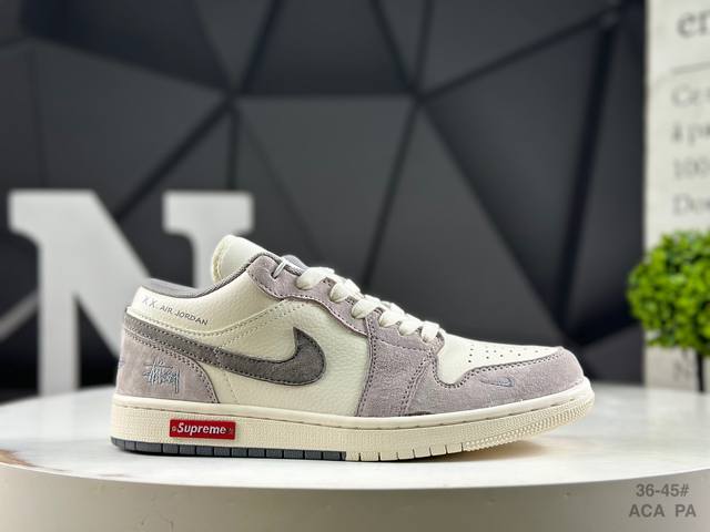 福利特价 耐克 Air Jordan 1 Low 此款主张打破传统的工业化流水线设计限制，以Made By Ideas的超级创意为理念，集结众多潮流设计师，结合