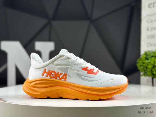 Hoka M Clifton 10 轻量低帮户外越野跑鞋 户外山脉越野轻量运动跑鞋 鞋面用轻的无缝架构 鞋带用了弹性不易松脱的扁宽弹性鞋带 轻薄的Tpu贴在透气
