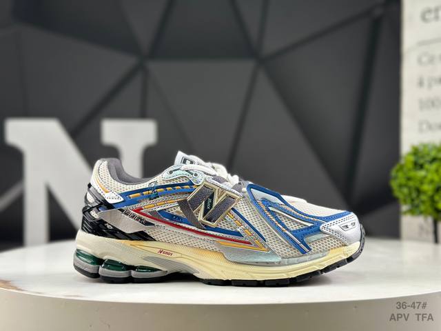 Nb New Balance M1906 Nb宝藏老爹鞋款，复古元素叠加，质感超级棒，楦版型材料细节做工精细，货如实拍图 作为Nb最经典的档案鞋型之一，与 2一