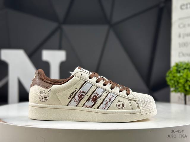 海外爆款限量发售！高端定制 阿迪达斯 Adidas贝壳头 “Labubu联名-白棕”大眼印花效果 高端定制 低帮休闲板鞋 定制鞋盒 大厂纯原品质出货 超高清洁度