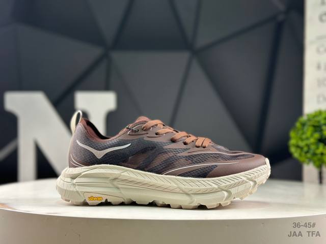 Hoka M Mafate Speed 4全新配色 这个品牌来自于新西兰的毛利语，Hoka表示大地，One One表示飞越，连起来就是飞越地平线，One One