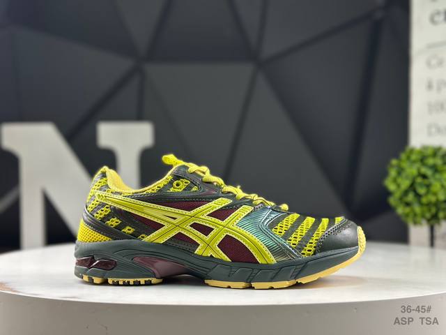 亚瑟士 Asics Gel-Ds Trainer 14亚瑟士 复古运动休闲运动鞋 老爹鞋鞋侧的标志性虎爪与鞋面的配色相互交融搭配恰到好处 既传承了经典的元素 又