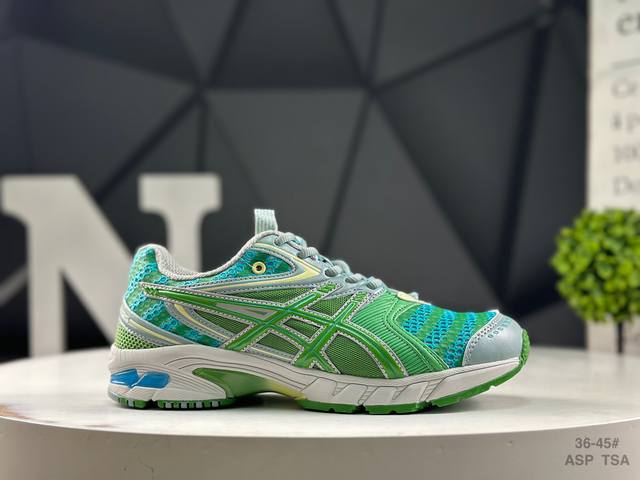 亚瑟士 Asics Gel-Ds Trainer 14亚瑟士 复古运动休闲运动鞋 老爹鞋鞋侧的标志性虎爪与鞋面的配色相互交融搭配恰到好处 既传承了经典的元素 又