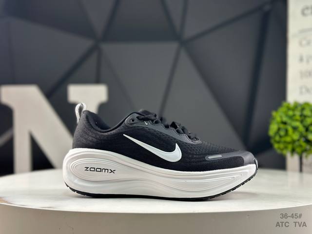 耐克 Nike Vomero Plus 登月减震跑步鞋 货号 Hv8 -002 尺码：如图所示 Atc Tva