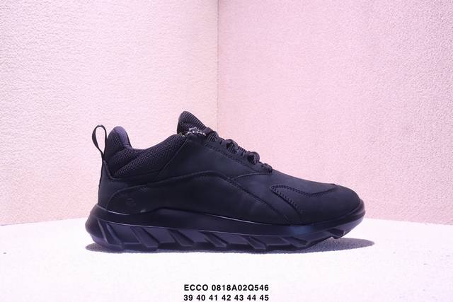 简介：Ecco爱步 广东大厂 原单品质 牛皮透气新款 小红书爆款 新款百搭休闲款 精选头层小牛皮 鞋面走线工整 清晰质感 原单品质 采用Ecco家族工艺 高端时