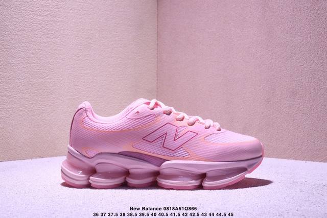 新百伦 New Balance Nb U 0 运动跑步鞋。此复刻经典鞋款，加入当下大热的户外元素，以曾经篮球鞋款型式样加以打造鞋款造型。编织鞋带以及加强稳固鞋底