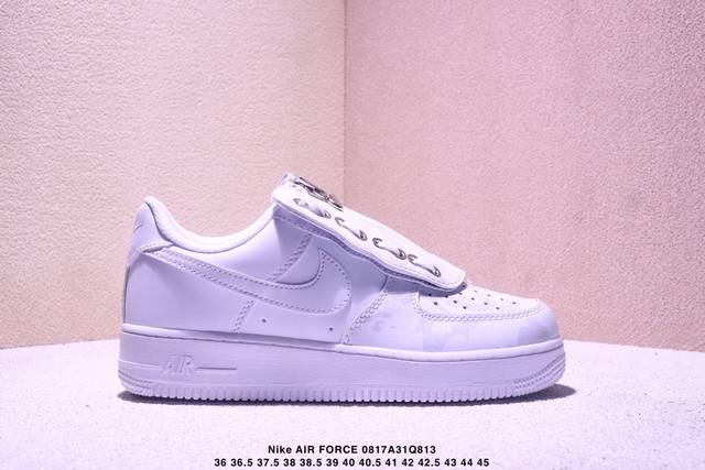 公司级耐克Nike Air Force 7空军一号低帮百搭休闲运动板鞋。柔软、弹性十足的缓震性能和出色的中底设计，横跨复古与现代的外型结合，造就出风靡全球三十多