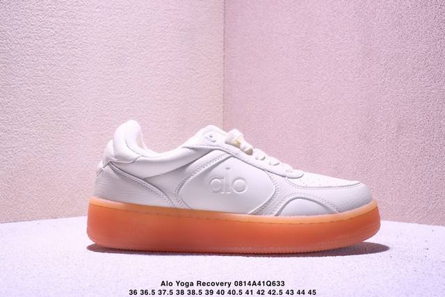 Alo Yoga Recovery Mode 人气单品 舒适简约防滑耐磨低帮休闲板鞋 白棕 #Alo Yoga于2007年创立于洛杉矶，意在传播有意识的运动，同