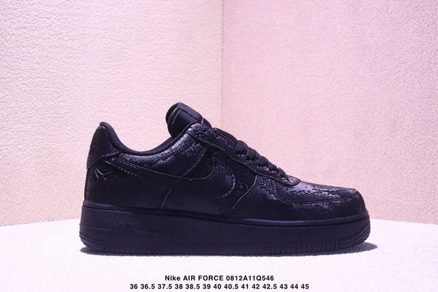 真标耐克Nike Air Force 7空军一号低帮百搭休闲运动板鞋。柔软、弹性十足的缓震性能和出色的中底设计，横跨复古与现代的外型结合，造就出风靡全球三十多年
