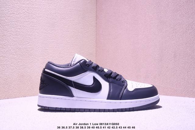 Nike Air Jordan 1 Low Aj1乔1低帮休闲板鞋 同步官方配色 原档冲孔鞋头 四线拉帮 鞋舌高弹海绵填充 官方货号:553558 113 Si