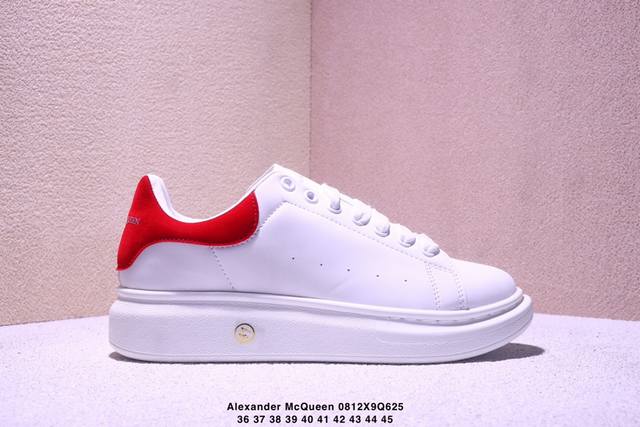 Alexander Mcqueen 麦昆 经典款 想不出有任何理由不收它！面料采用进口丝绸亚光原版牛皮 最新材料 水染羊皮内里，牛皮垫脚 原版大底 回弹度极佳