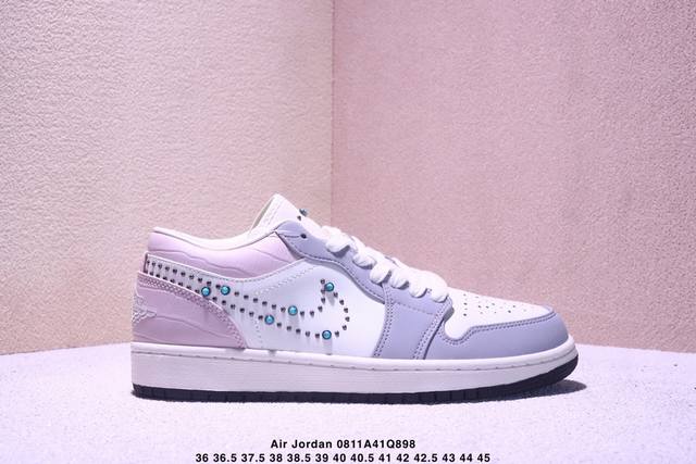公司级Nike Air Jordan 1 Low Aj1乔1低帮休闲板鞋 同步官方配色 头层皮打造 正确满胶鞋垫 四线拉帮 原厂织唛标 鞋舌高弹海绵填充 官方货
