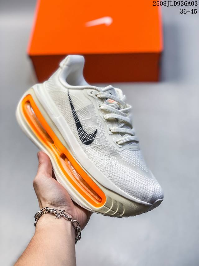 Nike Air Zoom Pegasus Premium 全掌气垫缓震网面运动跑鞋 Nike 运用Air技术专利，推出 Nike Pegasus Premiu