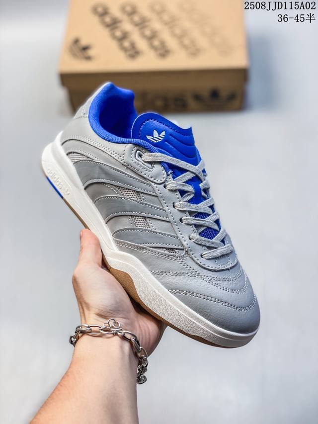 阿迪达斯Adidas Predator Freestyle 复古单品 展示了高质量的工艺 带有装饰的超锁缝制和无缝的手感 柔软、柔软的皮革造型和标志性的3条纹完