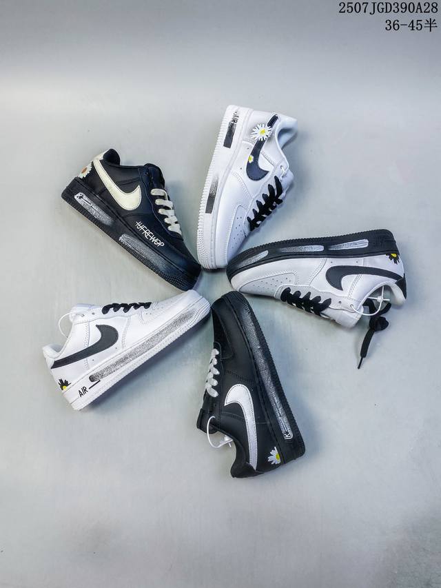 公司级带半码 耐克 Nike Air Force 1 ’07 空军一号 Af 1 低帮 厚底增高百搭 休闲运动板鞋。柔软、弹性十足的缓震性能和出色的中底设计，横