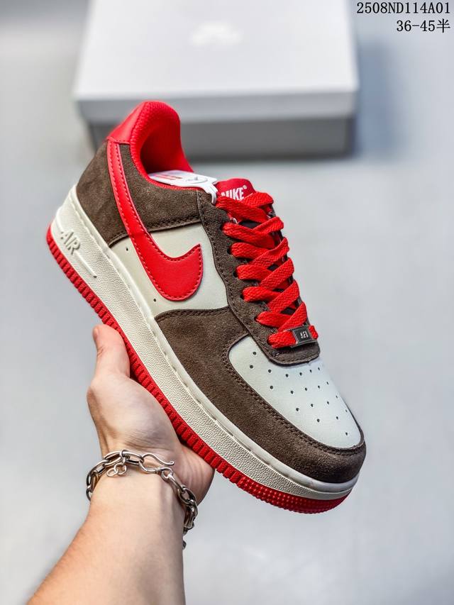 加毛系列 公司级耐克Nike Air Force 7空军一号低帮百搭休闲运动板鞋。柔软、弹性十足的缓震性能和出色的中底设计，横跨复古与现代的外型结合，造就出风靡