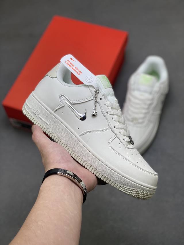 工厂P套现 福利特价 原本地200版本 海外限量发售！公司级Nike Air Force 1 '07 Low 空军一号 低帮 运动鞋 休闲鞋 折边针车 工艺难度
