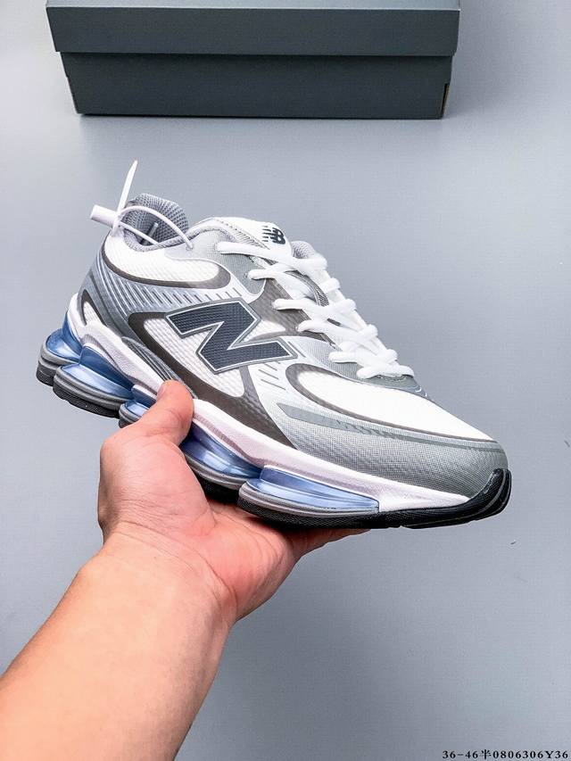 新百伦 New Balance Nb U 0Ea 运动跑步鞋。此复刻经典鞋款，加入当下大热的户外元素，以曾经篮球鞋款型式样加以打造鞋款造型。编织鞋带以及加强稳固