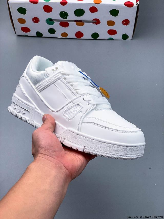 路易威登 Louis Vuitton Lv路易威登板鞋 乘风破浪的姐姐争先种草款,舒适透明底和百搭性霸屏整个时尚娱乐圈，正品1:1套楦复刻，细节调整完美主义！鞋