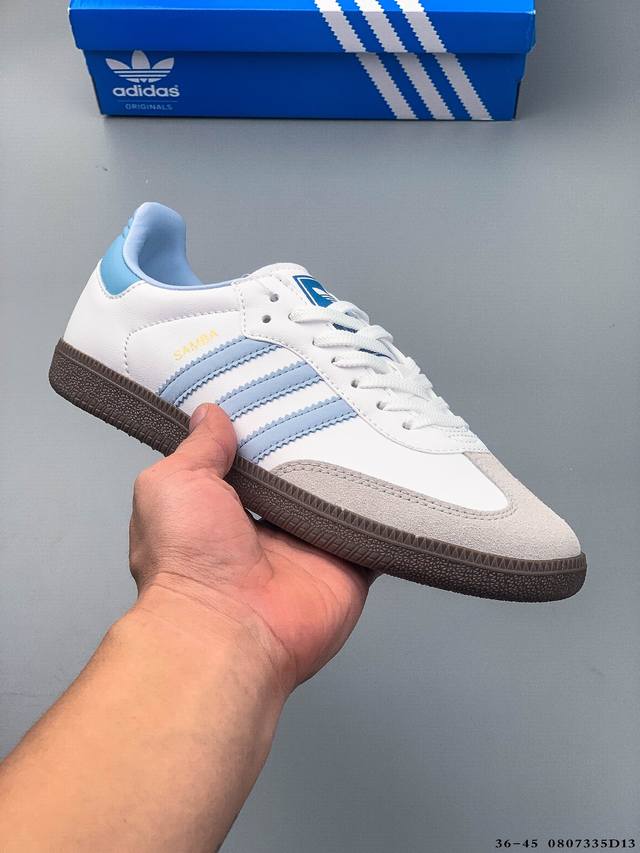 真标半码！Adidas Samba Og 经典鞋款 Adidas 近70年的经典Samba Og 修长的鞋楦,略微尖尖的鞋头,翻毛皮的鞋头拼接,这些我们都看得到