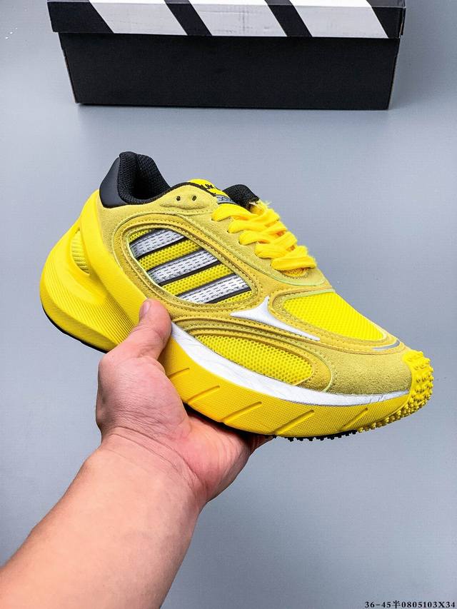 公司级！Adidas Adizero Goukana 阿迪达斯 新款厚底低帮百搭休闲鞋 Adidas 再度以过往经典跑鞋为灵感，带来眼前这款复古与前卫共存的全新