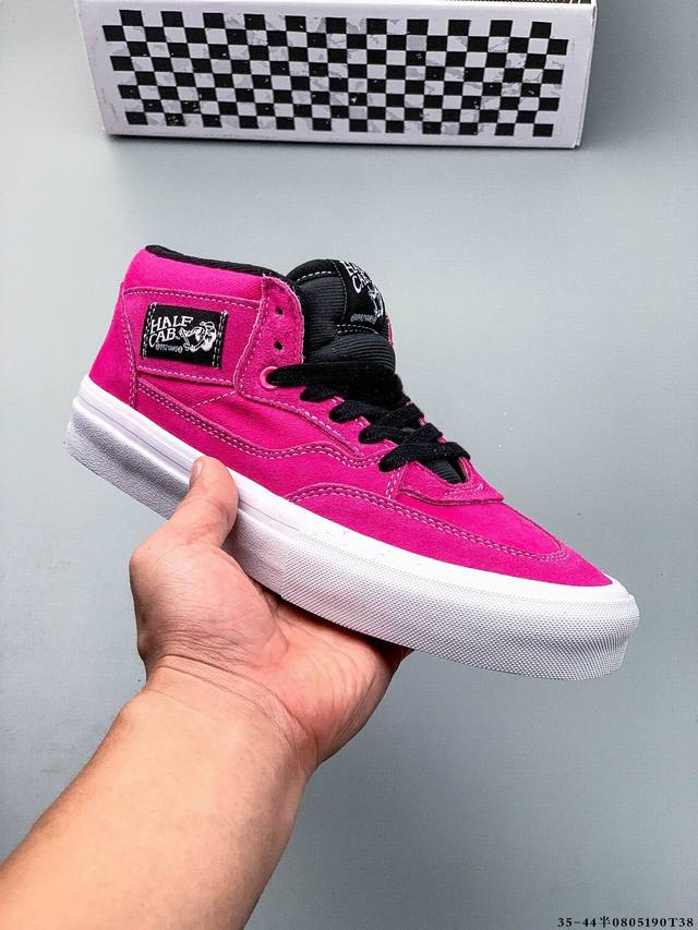 公司级！万斯Vans Half Cap职业签名滑板鞋！万斯的滑板鞋系列 Half Cab 是传奇滑手 Steve Caballero 在1992年推出的第二代