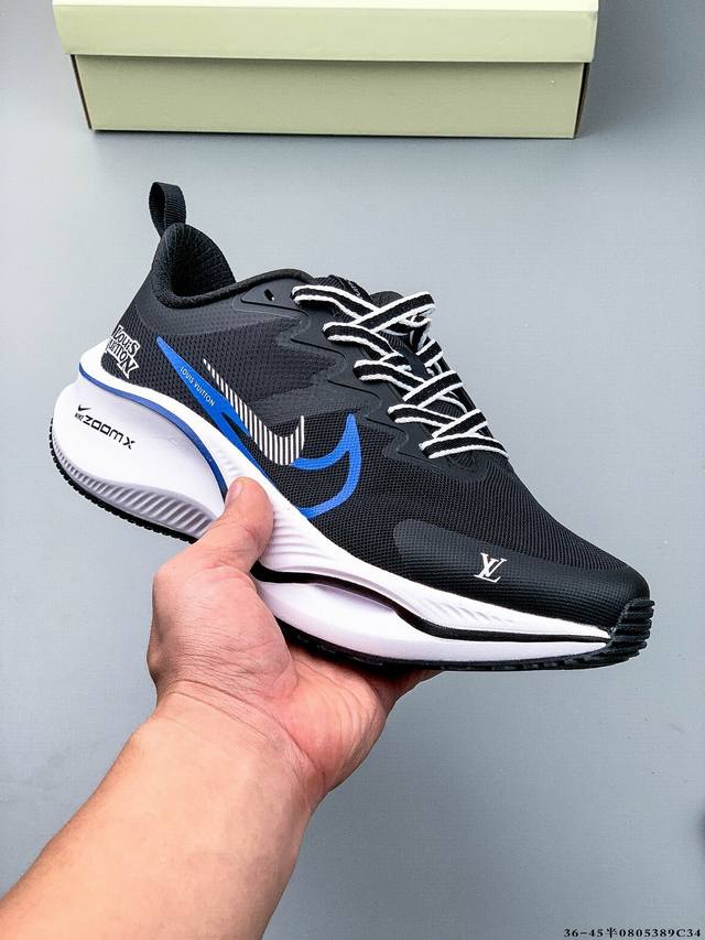海外限售，国内首发 Nike耐克 冬季新款超跑透气网面鞋训练跑步鞋Plus Zoomx 中底 超级飞马全新升级笑脸系列 现已全面上市！ Plus 版本采用全掌Z