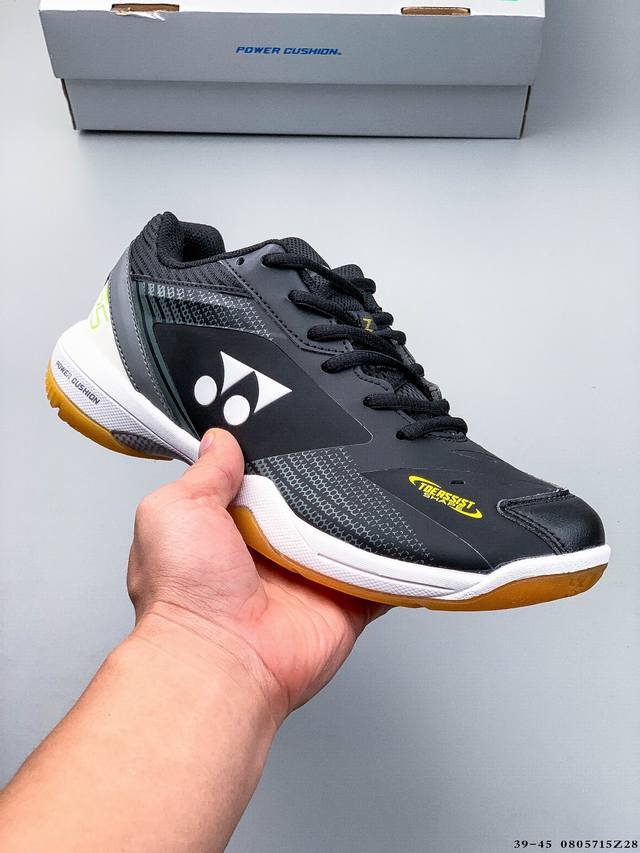 公司级 尤尼克斯 Yonex 跑步鞋 羽毛球鞋Yy训练比赛球鞋网球 设计专业减震透气运动鞋。尤尼克斯球鞋系列包括羽毛球鞋，网球鞋，高尔夫鞋和室内运动鞋等多种类型