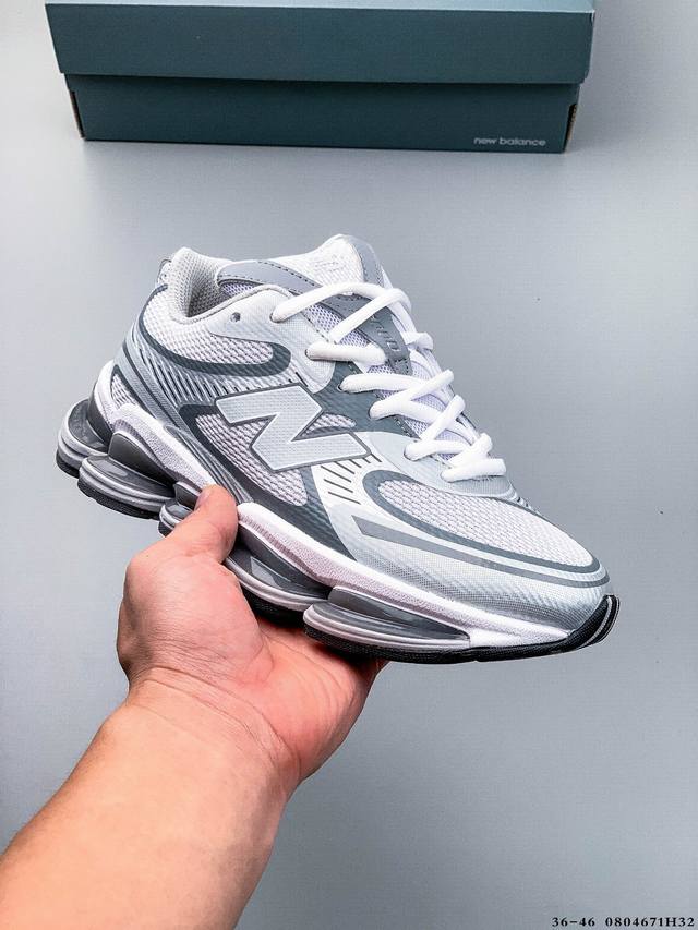 新百伦 New Balance Nb U 0Ea 运动跑步鞋。此复刻经典鞋款，加入当下大热的户外元素，以曾经篮球鞋款型式样加以打造鞋款造型。编织鞋带以及加强稳固