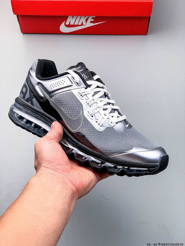 公司级！Nike Air Max 2013 缓震透气运动休闲跑步鞋！ Nike Air Max 2013 运动鞋携时尚设计闪亮回归，出众有型。采用网眼布细节和运